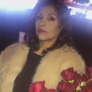 Meet your Posher, Amparo